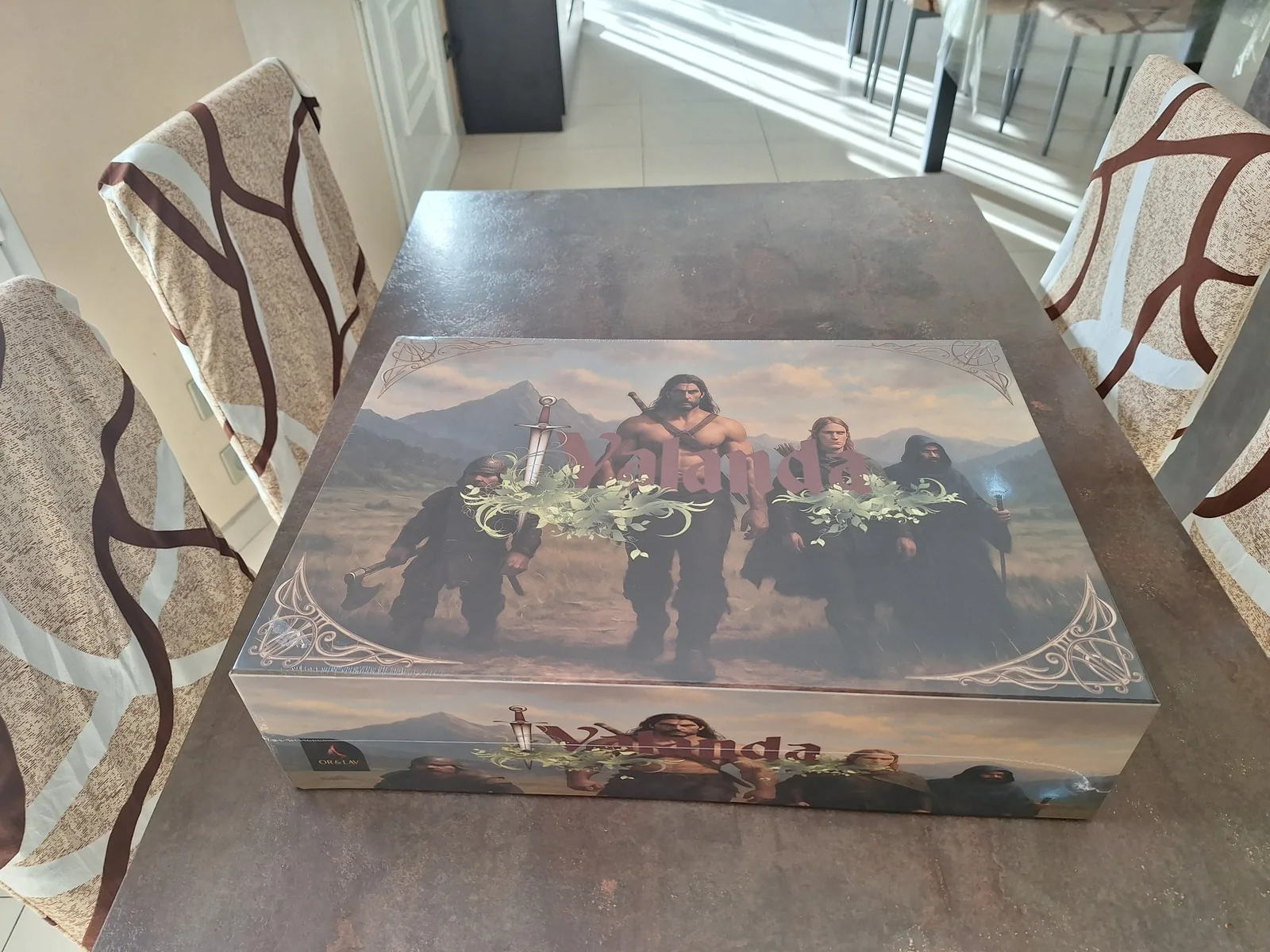 Recto de la boîte du jeu Valanda